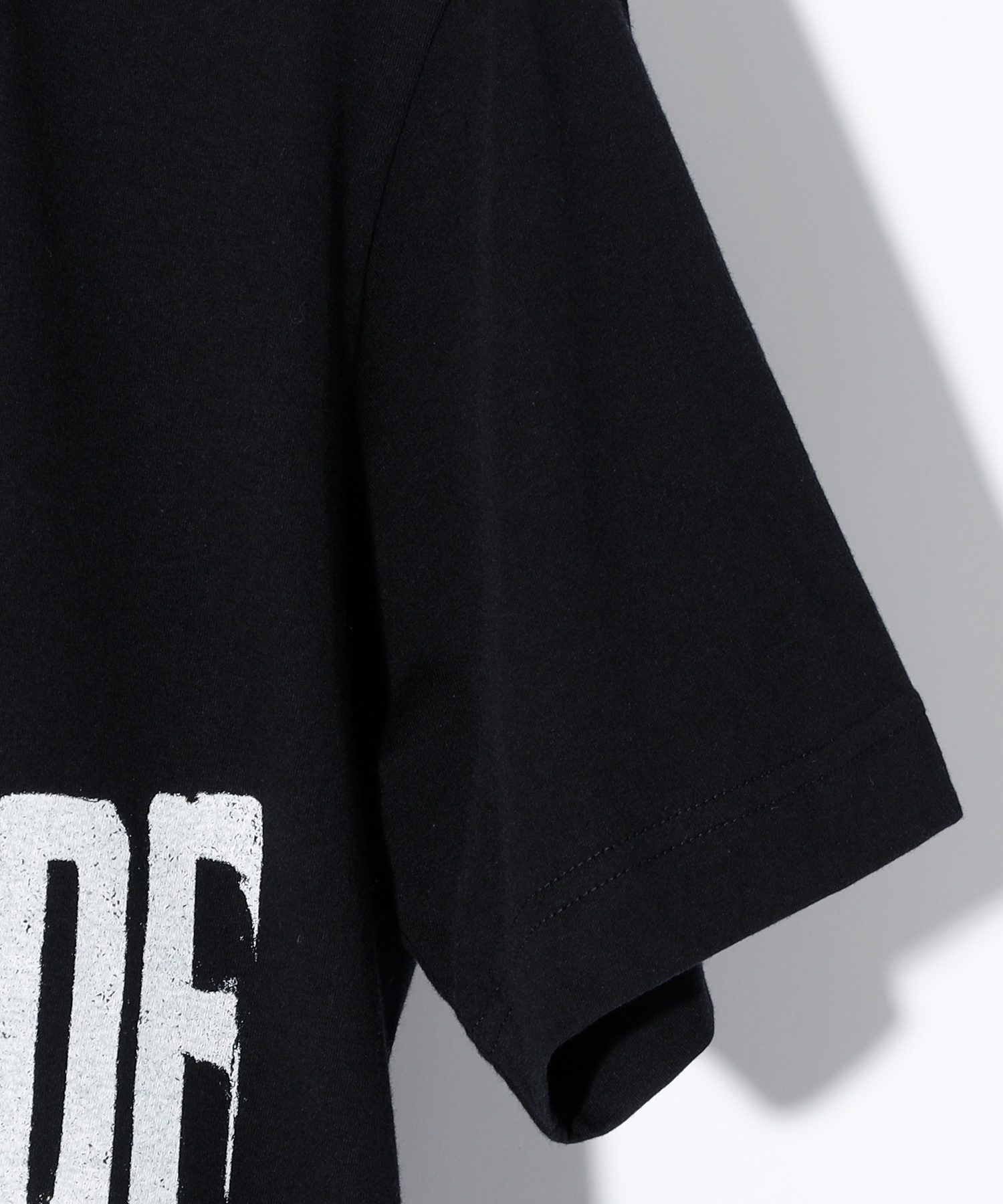 SMUDGED SB LOGO TEE [BLACK]