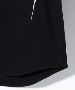 SMUDGED SB LOGO TEE [BLACK]