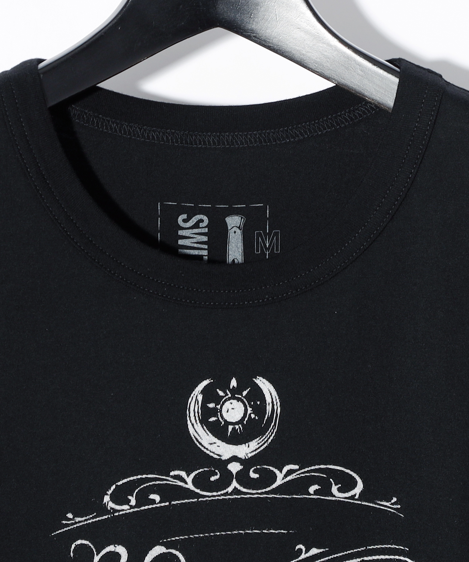 UPSIDE-DOWN SWITCHBLADE TEE [BLACK]