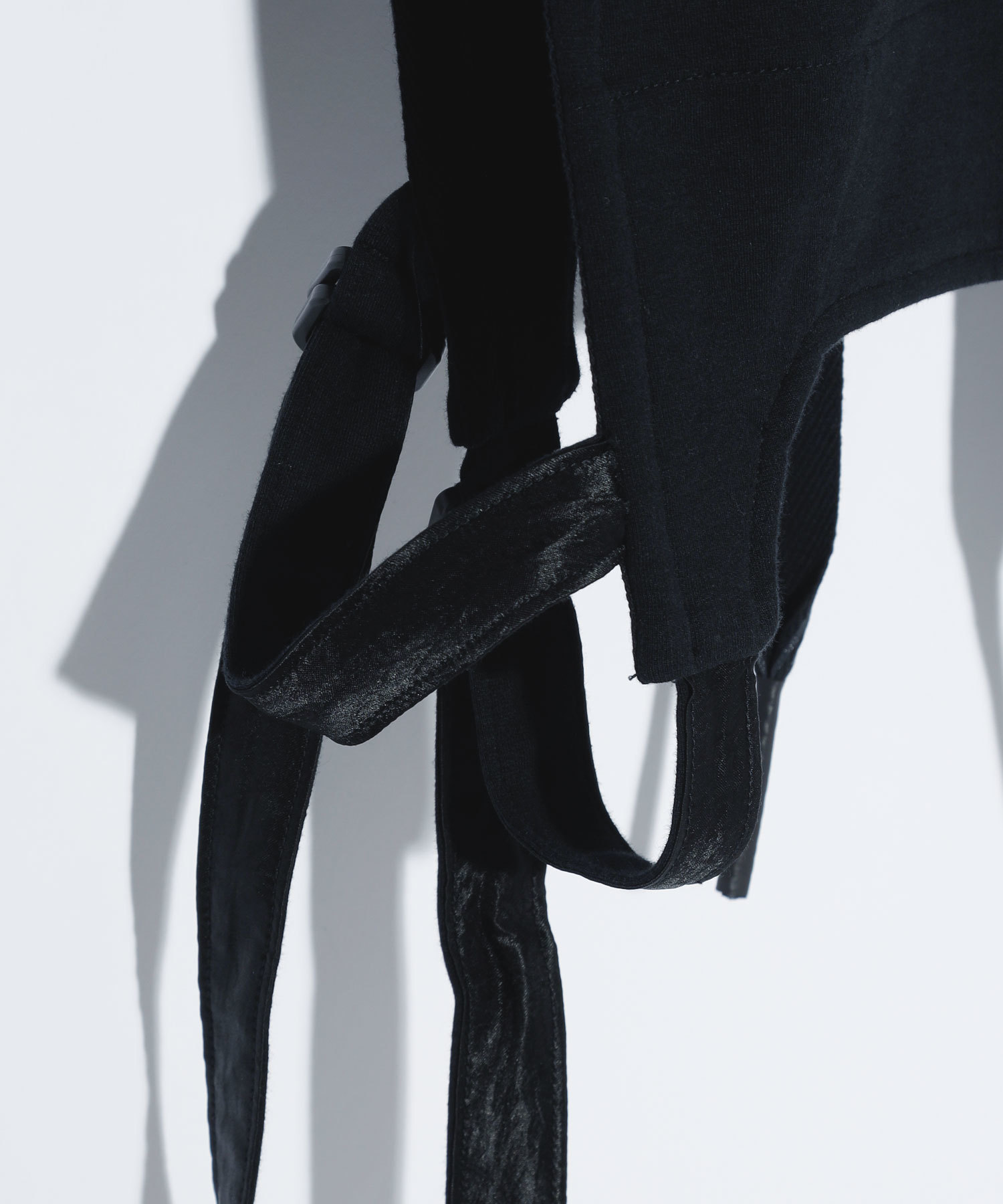 URBAN NOIR SET-UP CROPPED HOODIE