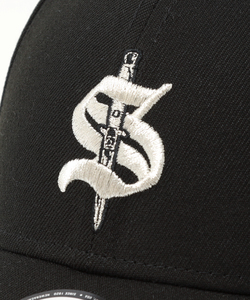 SWITCHBLADE × NEW ERA® SILVER SB LOGO BASEBALL CAP