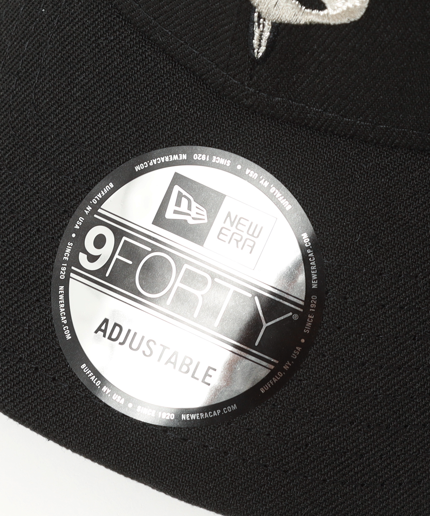 SWITCHBLADE × NEW ERA® SILVER SB LOGO BASEBALL CAP