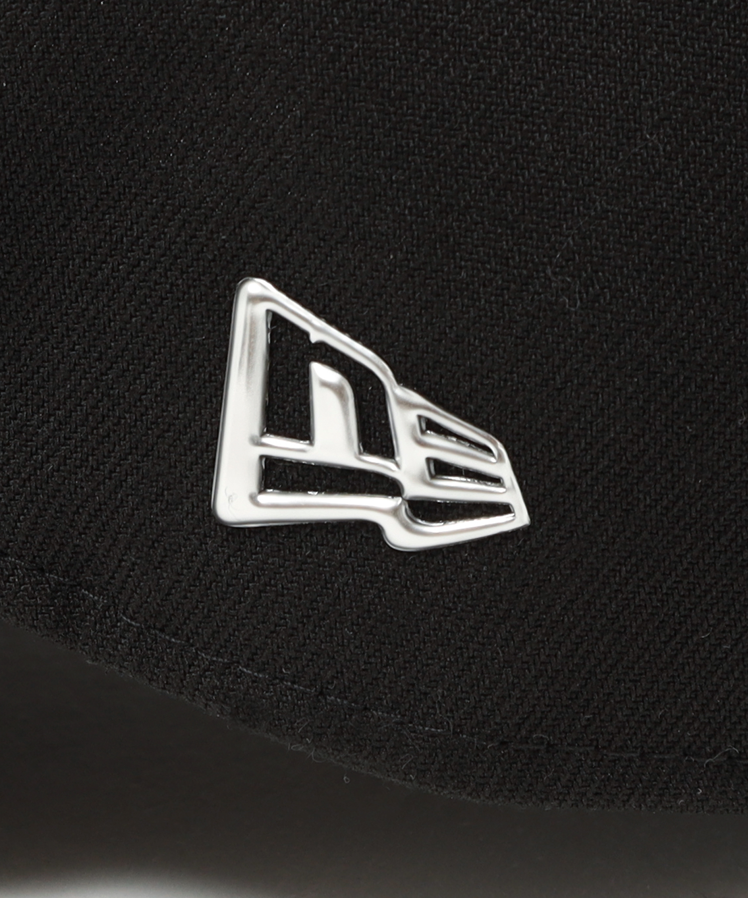 SWITCHBLADE × NEW ERA® SILVER SB LOGO BASEBALL CAP