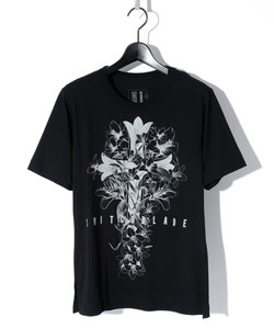 FLEUR DE LIS CROSS TEE［BLACK］