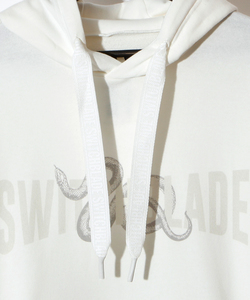 SNAKES AND CURVED LETTERS PARKA [WHITE]